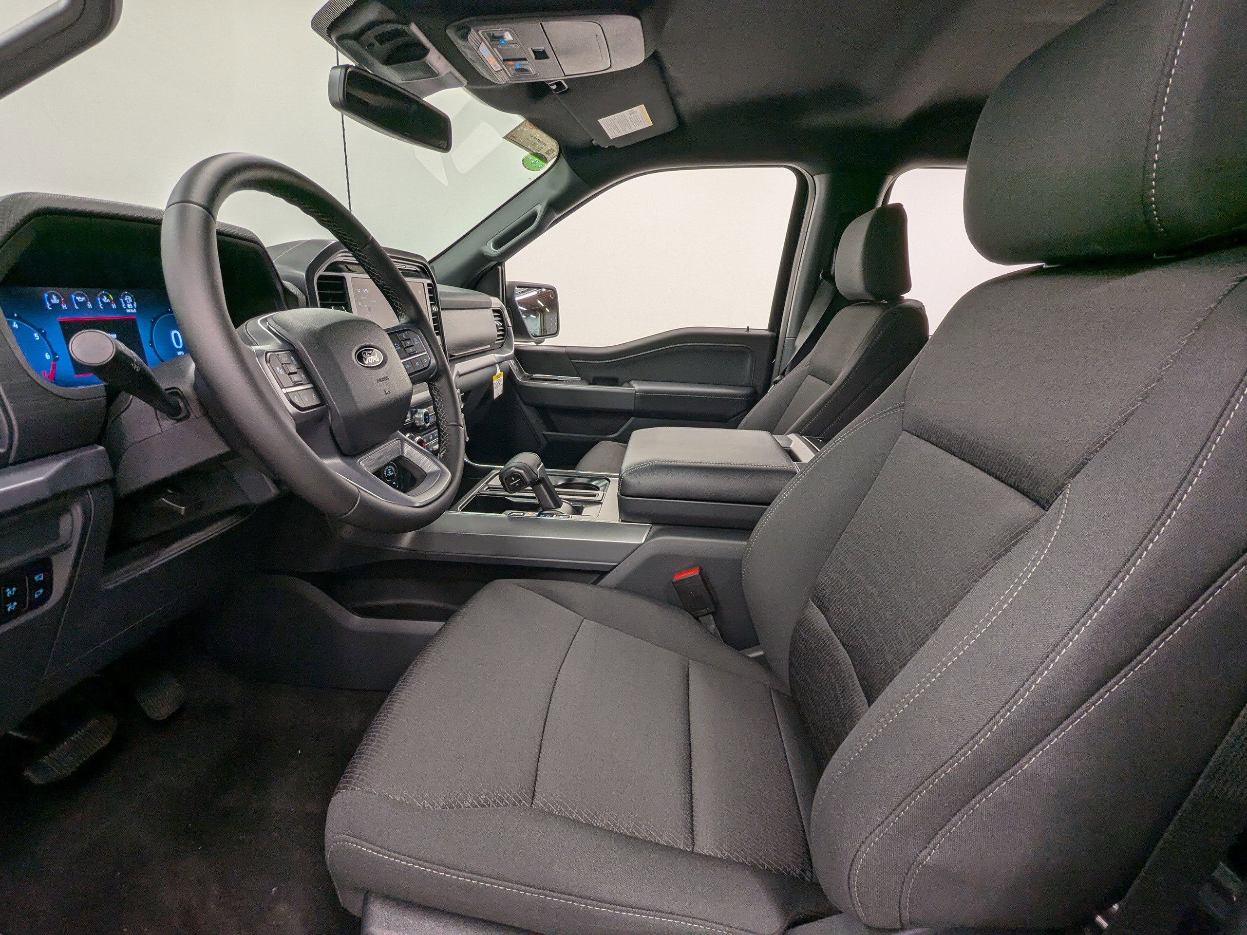 2025 Ford F-150 XLT photo 10