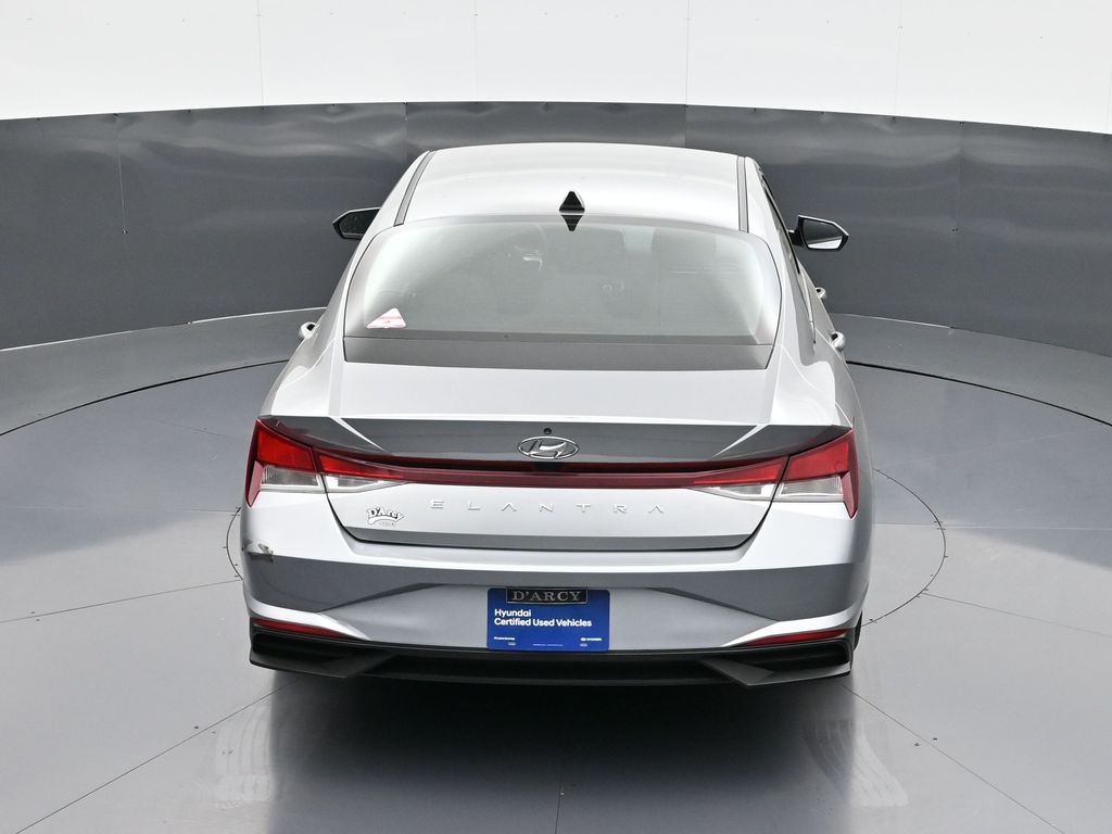 2023 Hyundai Elantra SEL photo 18