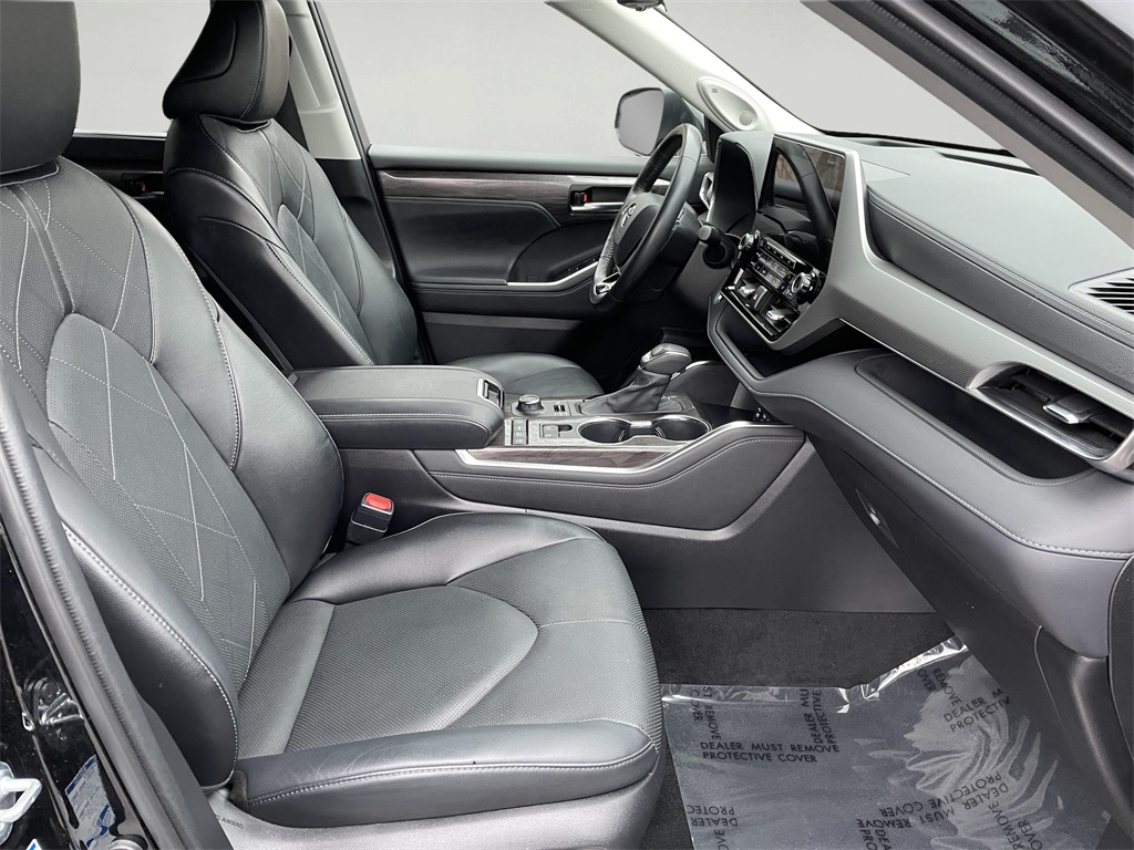 2022 Toyota Highlander Platinum photo 16