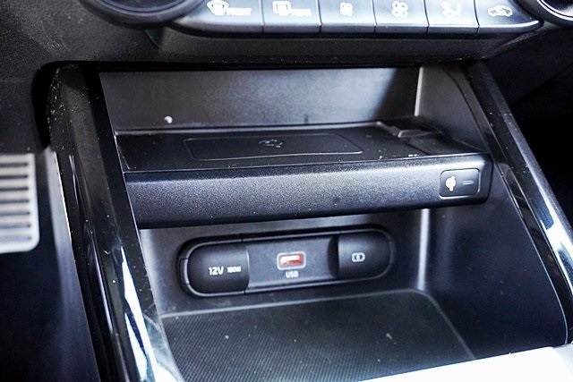 Used 2022 Gray Kia GT-Line image 27