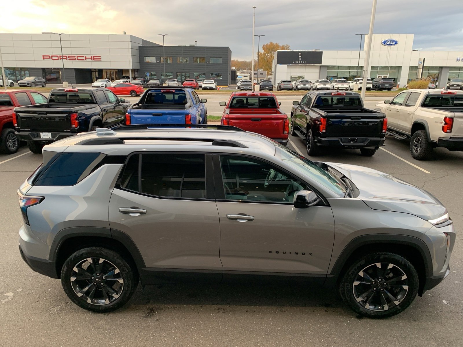 2026 Chevrolet Equinox RS photo 3