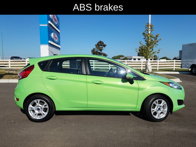 2014 Ford Fiesta SE photo 6