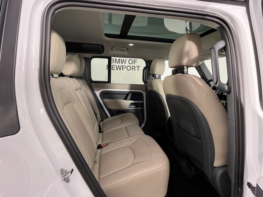 2024 Land Rover Defender 110 S photo 18
