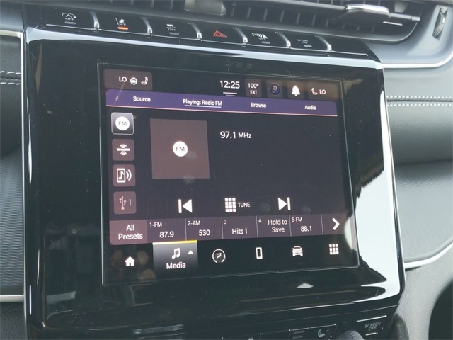 2025 Jeep Grand Cherokee Laredo Altitude photo 17