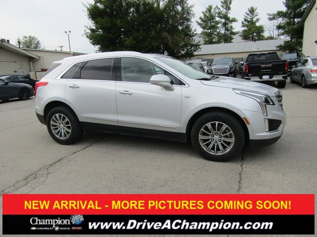 2017 Cadillac XT5 Luxury photo 2
