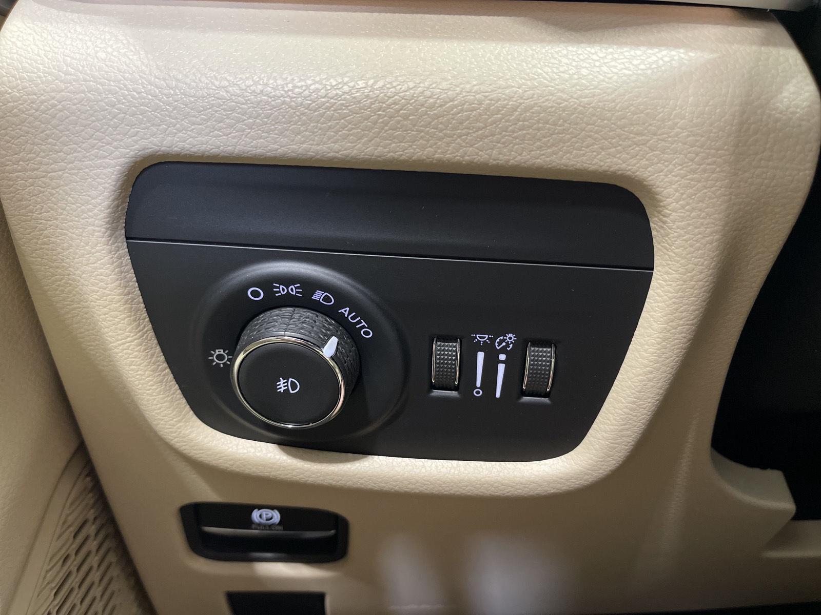 2023 Jeep Grand Cherokee Limited photo 16