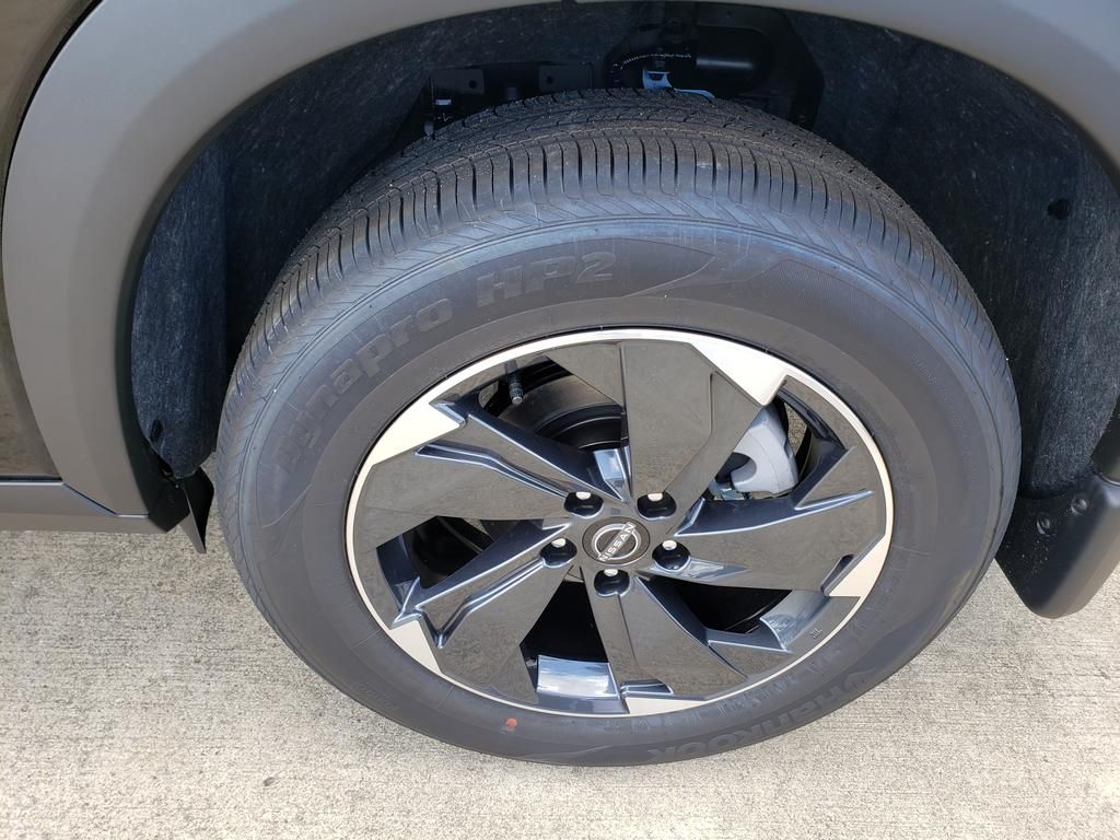 2026 Nissan Rogue SV photo 12