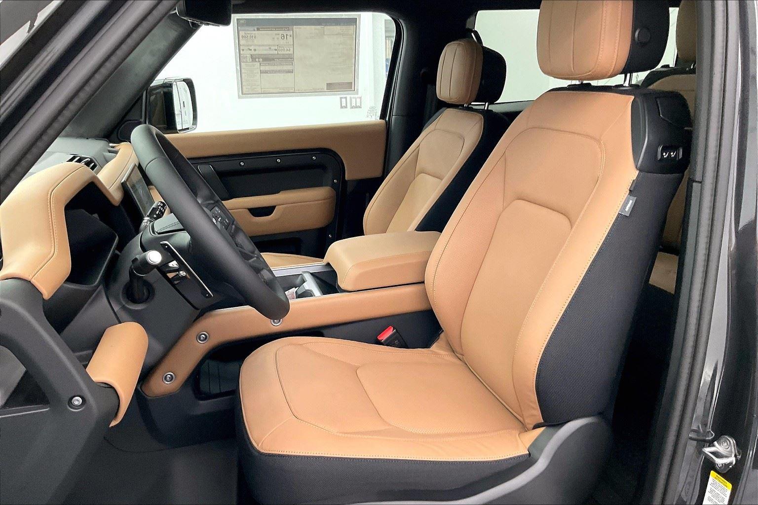 2025 Land Rover Defender 90 V8 photo 4