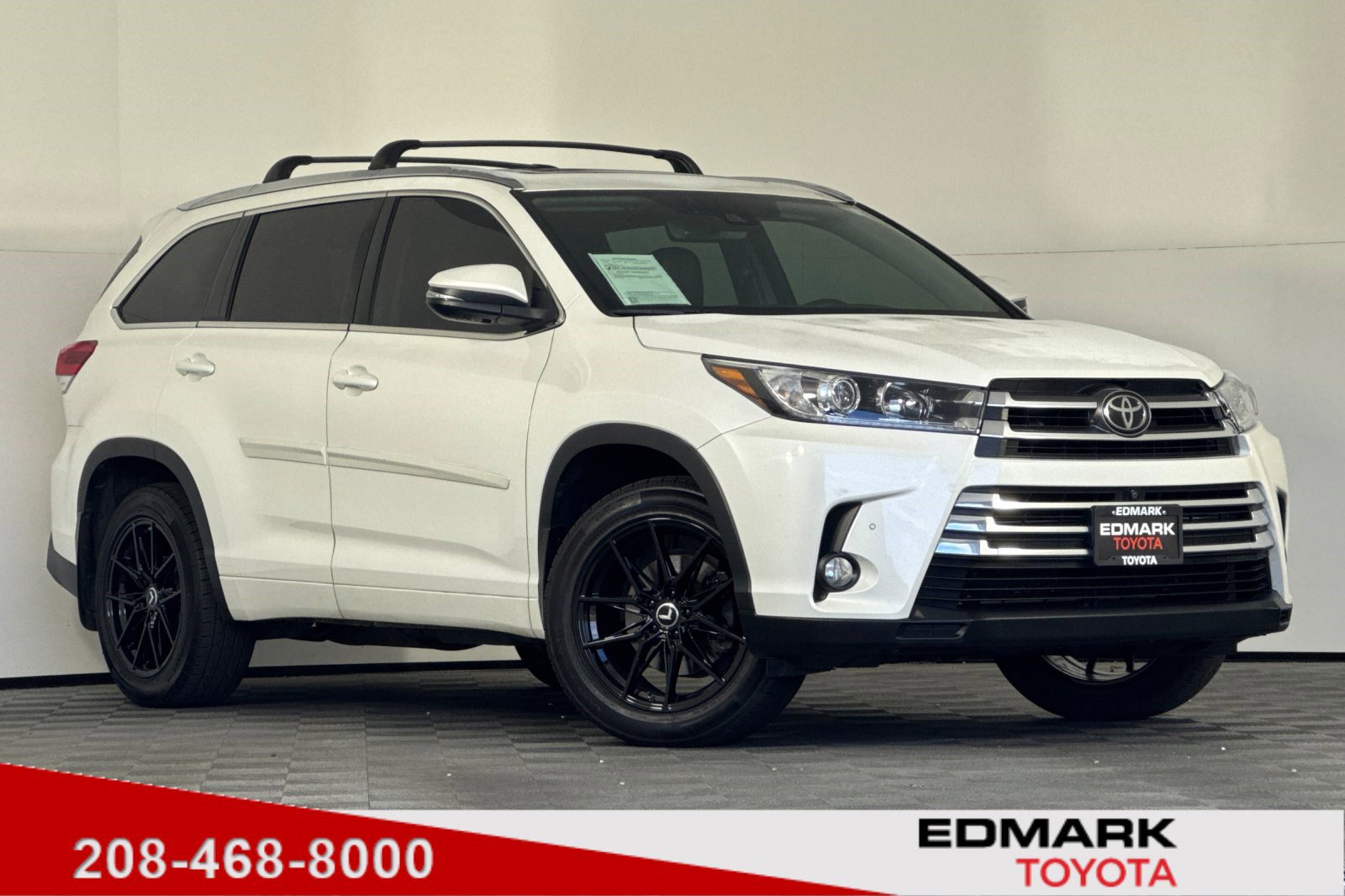 2017 Toyota Highlander Limited Platinum's photo