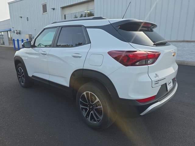 2025 Chevrolet Trailblazer LT photo 3
