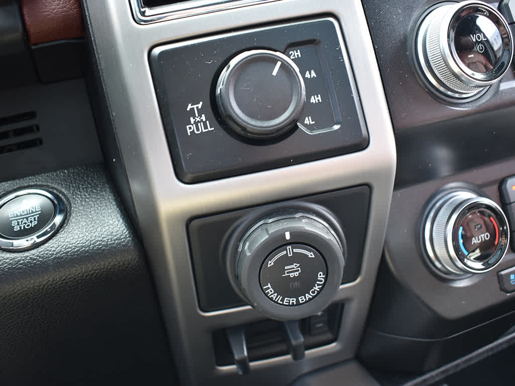 2020 Ford F-150 Platinum photo 25