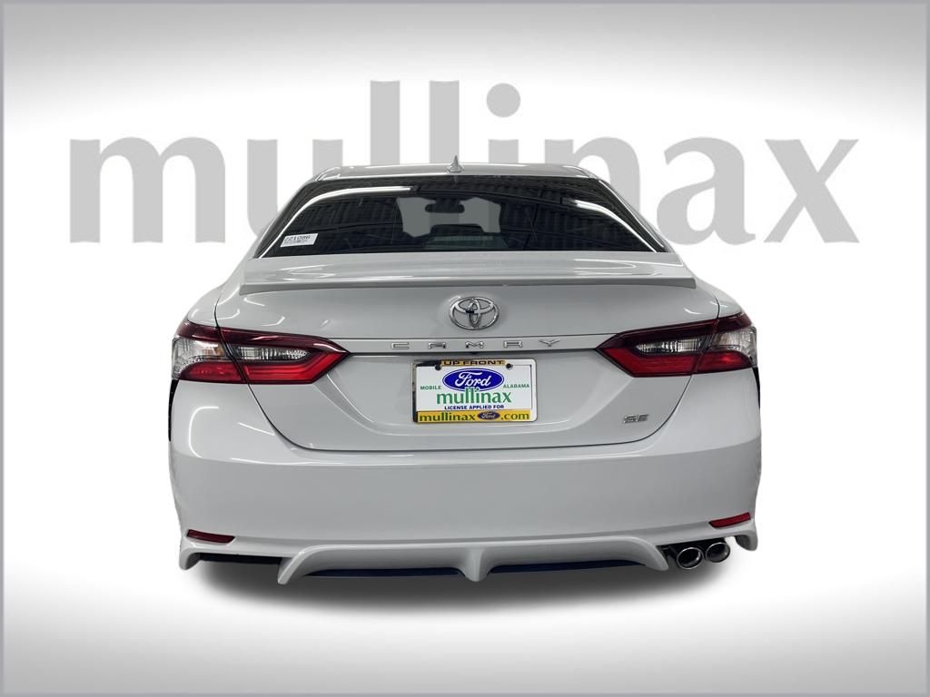2024 Toyota Camry SE photo 5