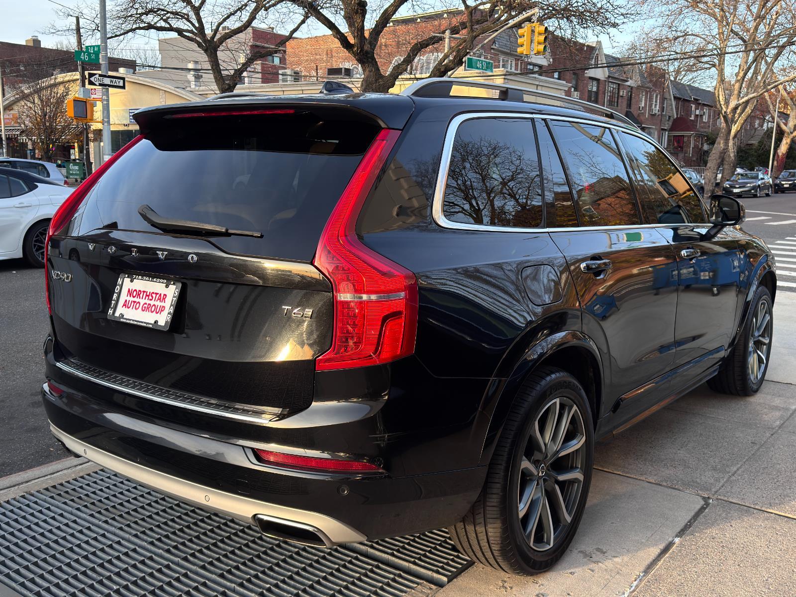 2016 Volvo XC90 T6 Momentum photo 4