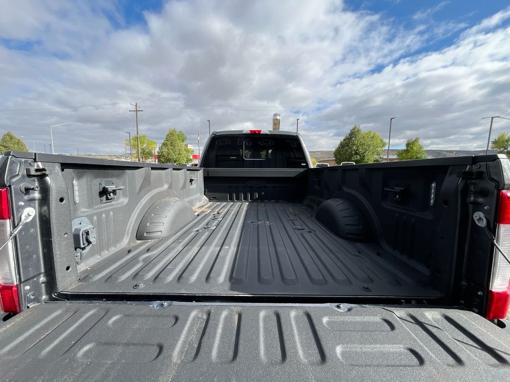 2019 Ford F-350 Lariat photo 9