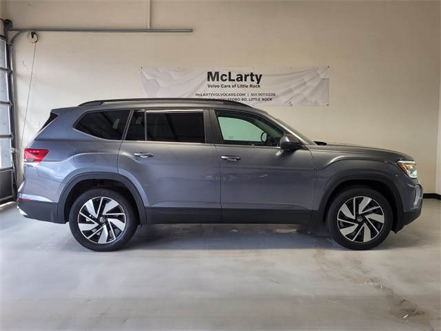 2024 Volkswagen Atlas SE Technology photo 2