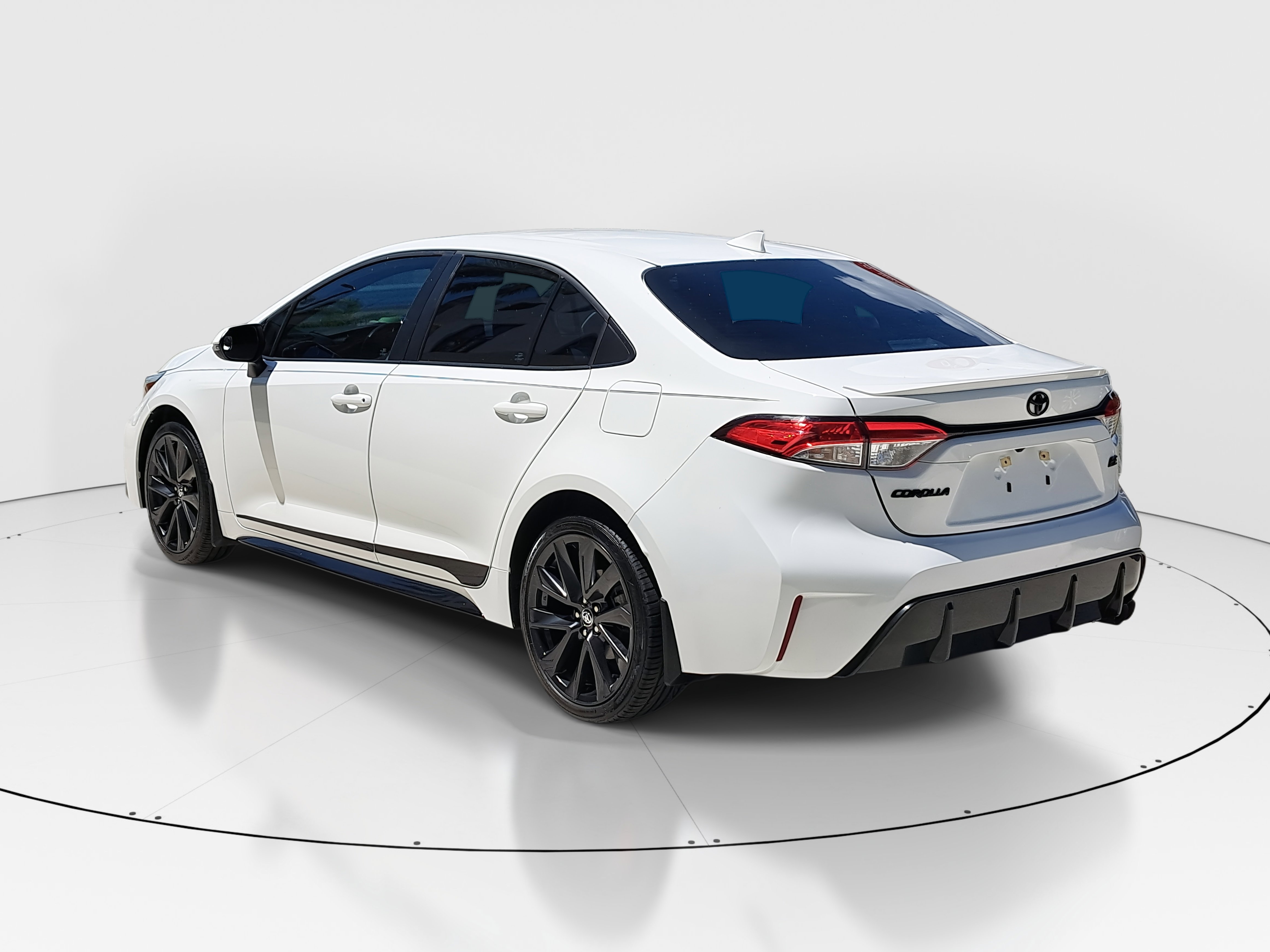 2023 Toyota Corolla SE photo 3