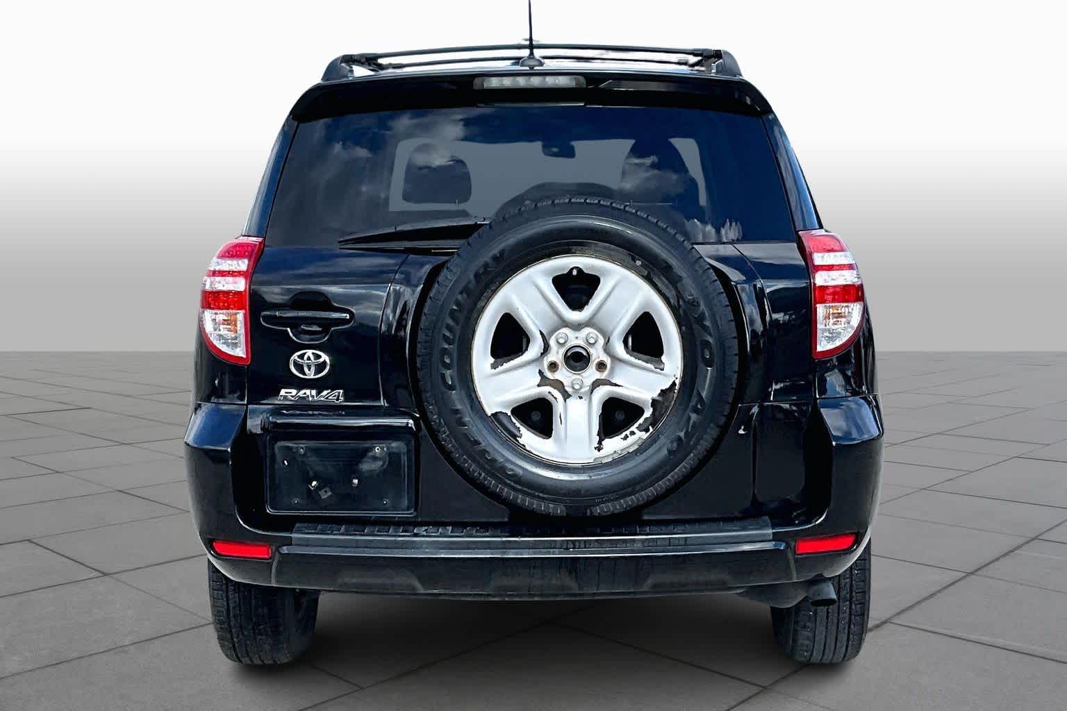 2011 Toyota RAV4 photo 4