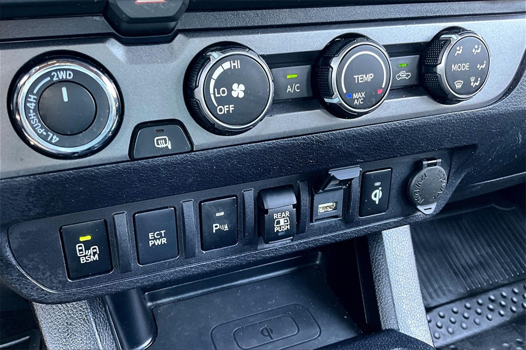 2020 Toyota Tacoma TRD Sport photo 33