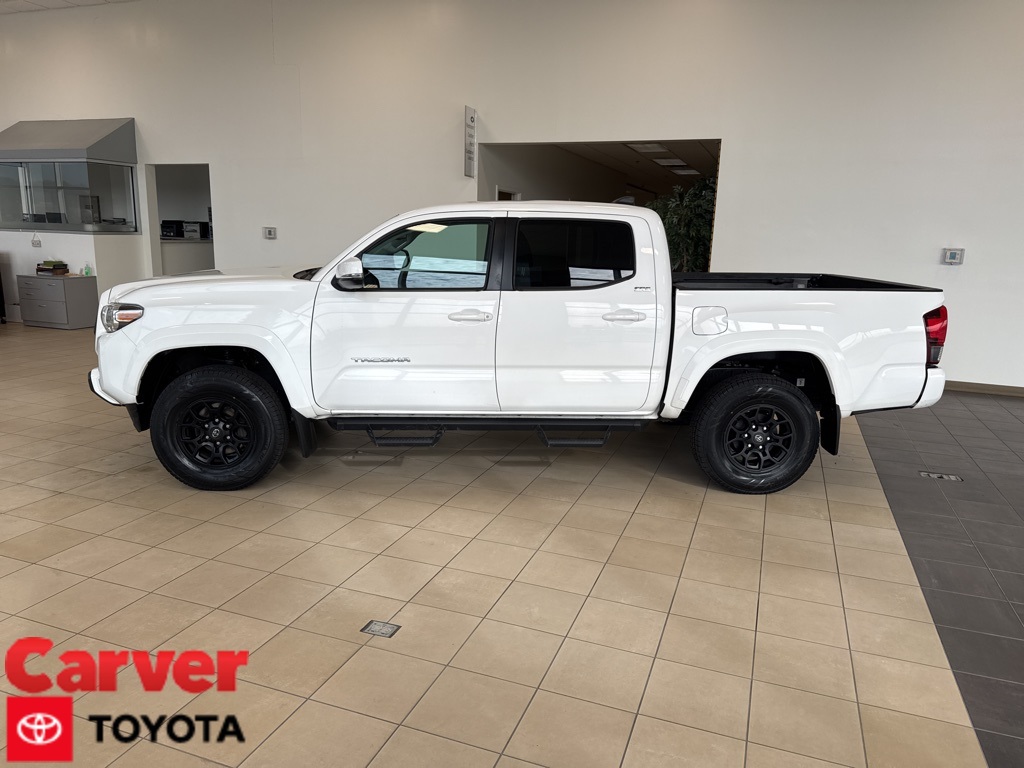 2020 Toyota Tacoma SR5's photo