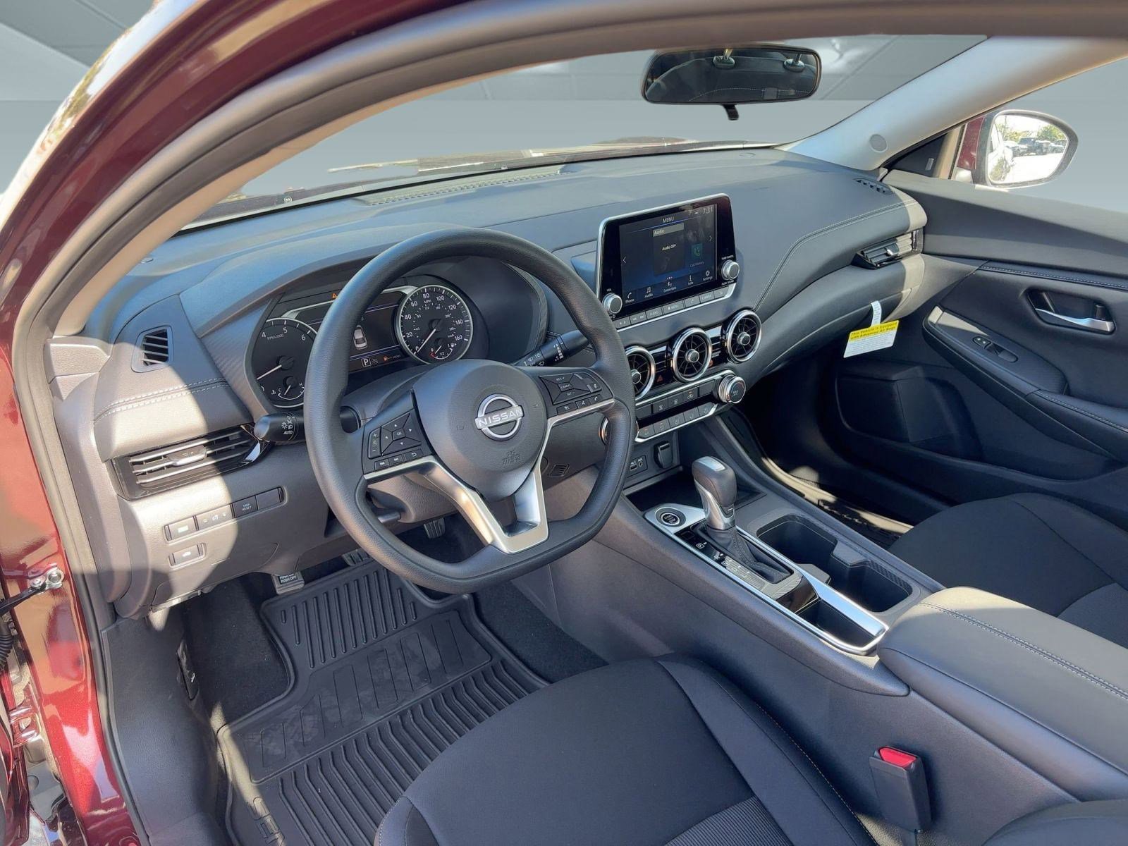 2025 Nissan Sentra SV photo 4
