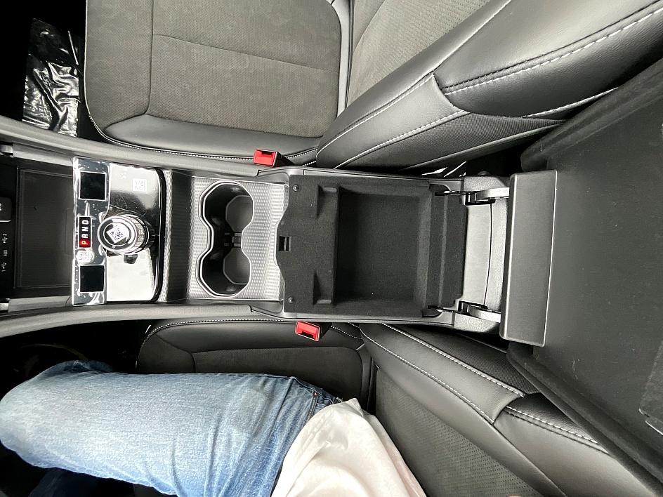 2025 Jeep Grand Cherokee Laredo Altitude photo 28