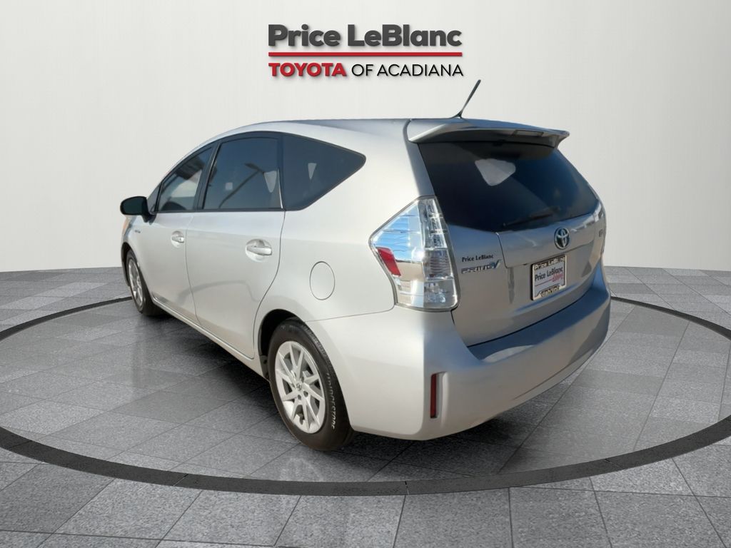 2013 Toyota Prius V Two photo 5
