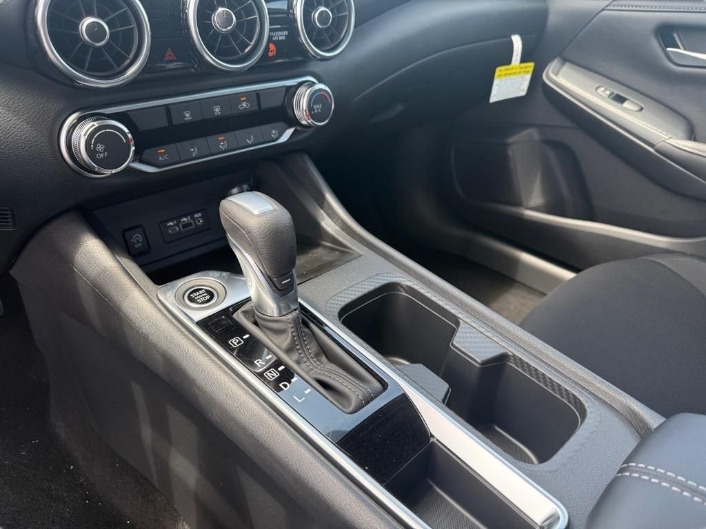 2025 Nissan Sentra SV photo 8