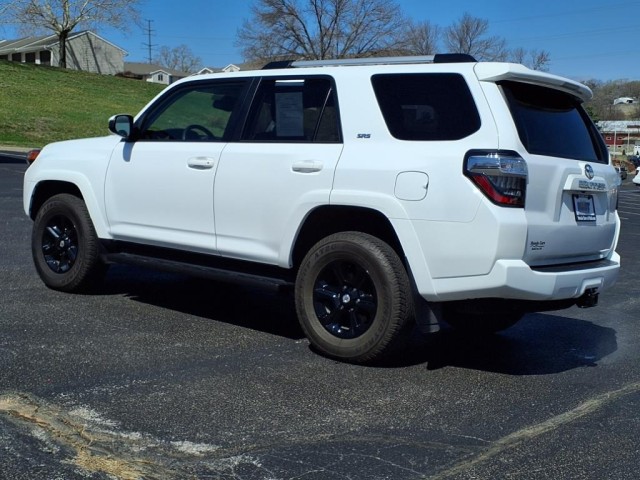 2024 Toyota 4Runner SR5 photo 3