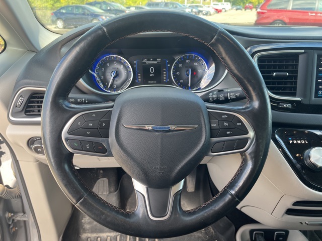 2020 Chrysler Pacifica Touring L photo 8