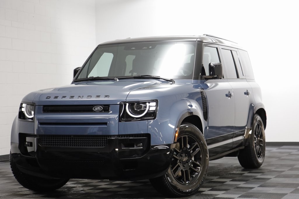 2026 Land Rover Defender X-Dynamic SE's photo