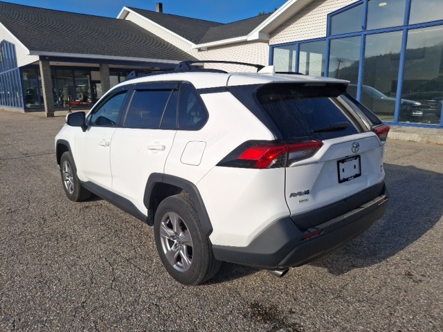 2023 Toyota RAV4 XLE photo 4