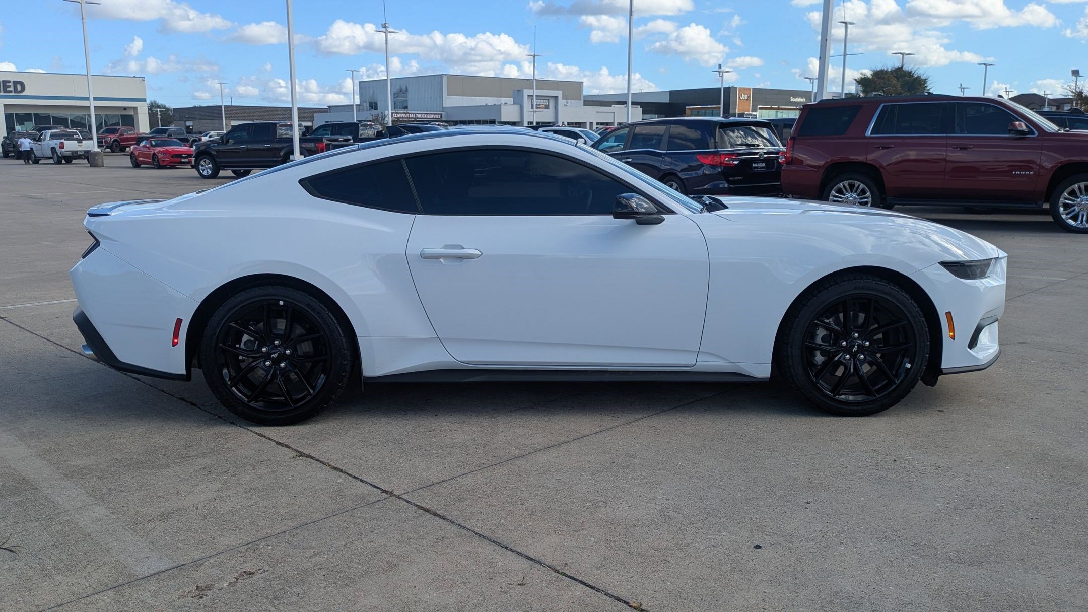 2025 Ford Mustang EcoBoost photo 2