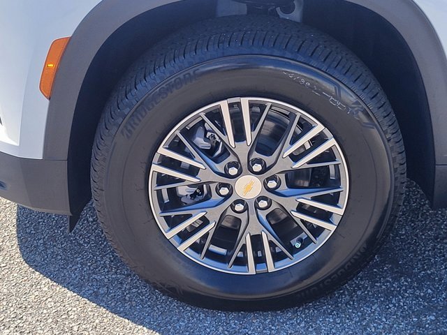 2026 Chevrolet Traverse photo 9
