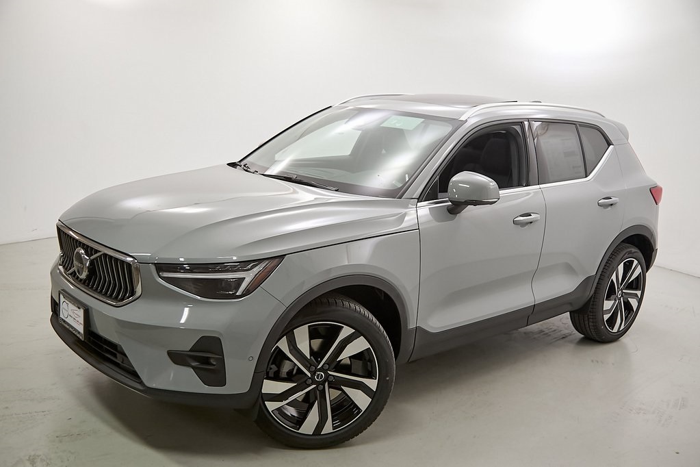 2025 VOLVO XC40 - Image 2