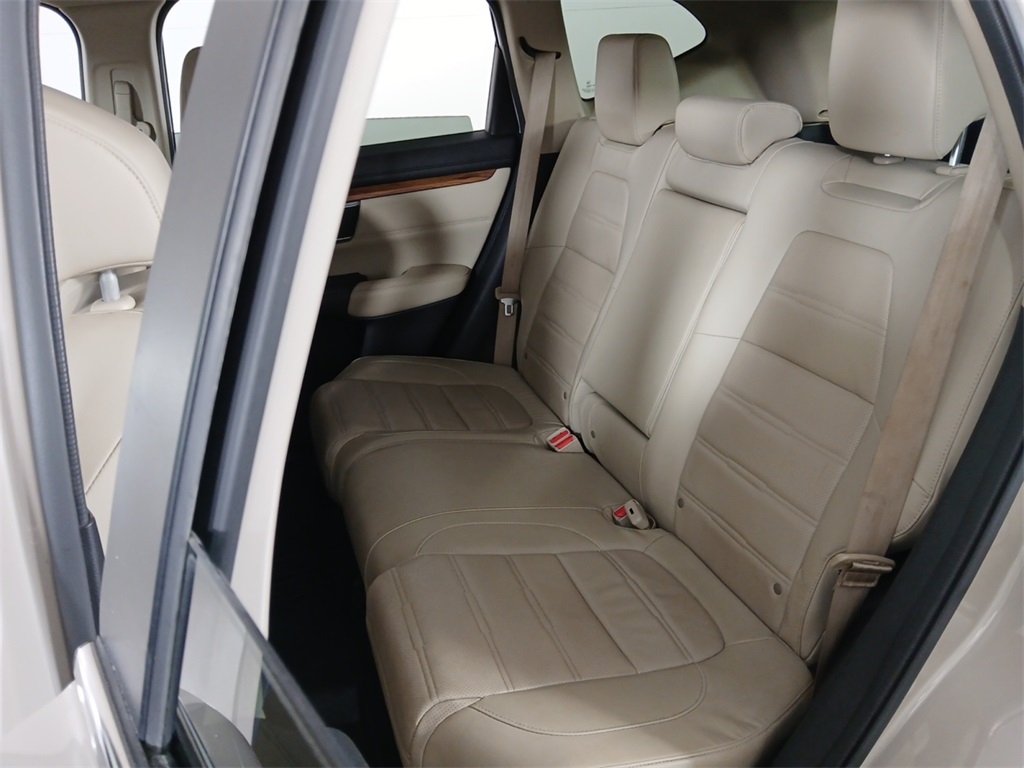 2019 Honda CR-V Touring photo 16
