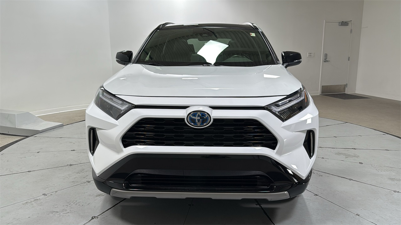 2023 Toyota RAV4 Hybrid XSE photo 2