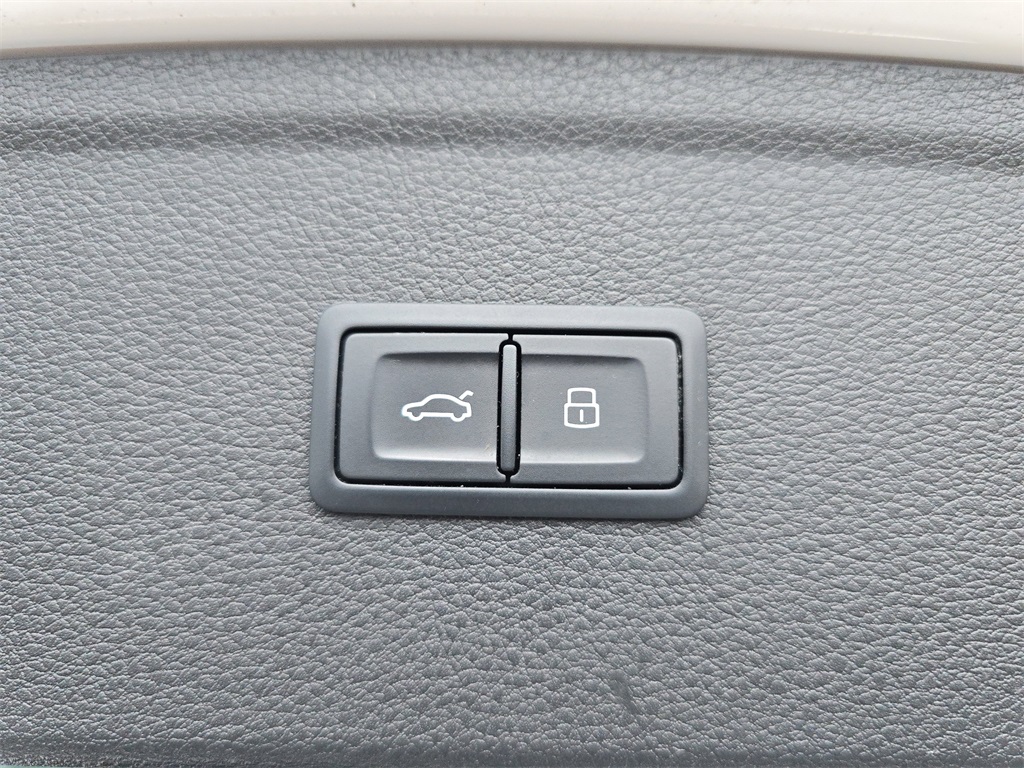 2018 Audi Q5 2.0T Premium Plus photo 10