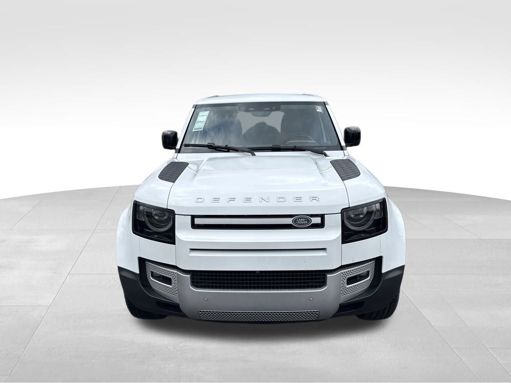 2024 Land Rover Defender 110 S photo 3