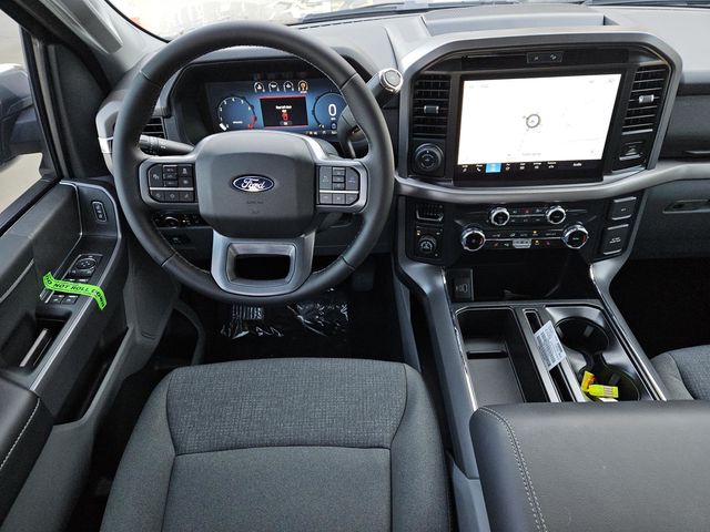 2025 Ford F-150 XLT photo 4