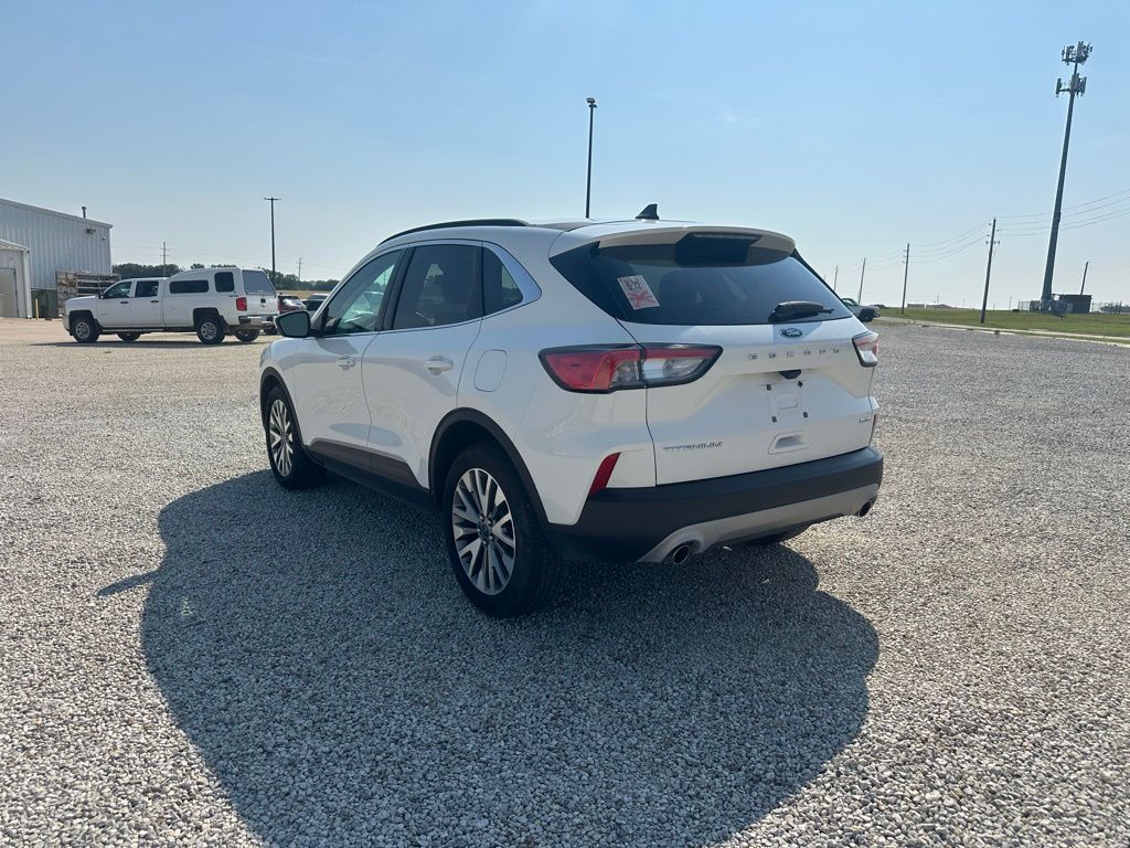 2022 Ford Escape Titanium photo 5
