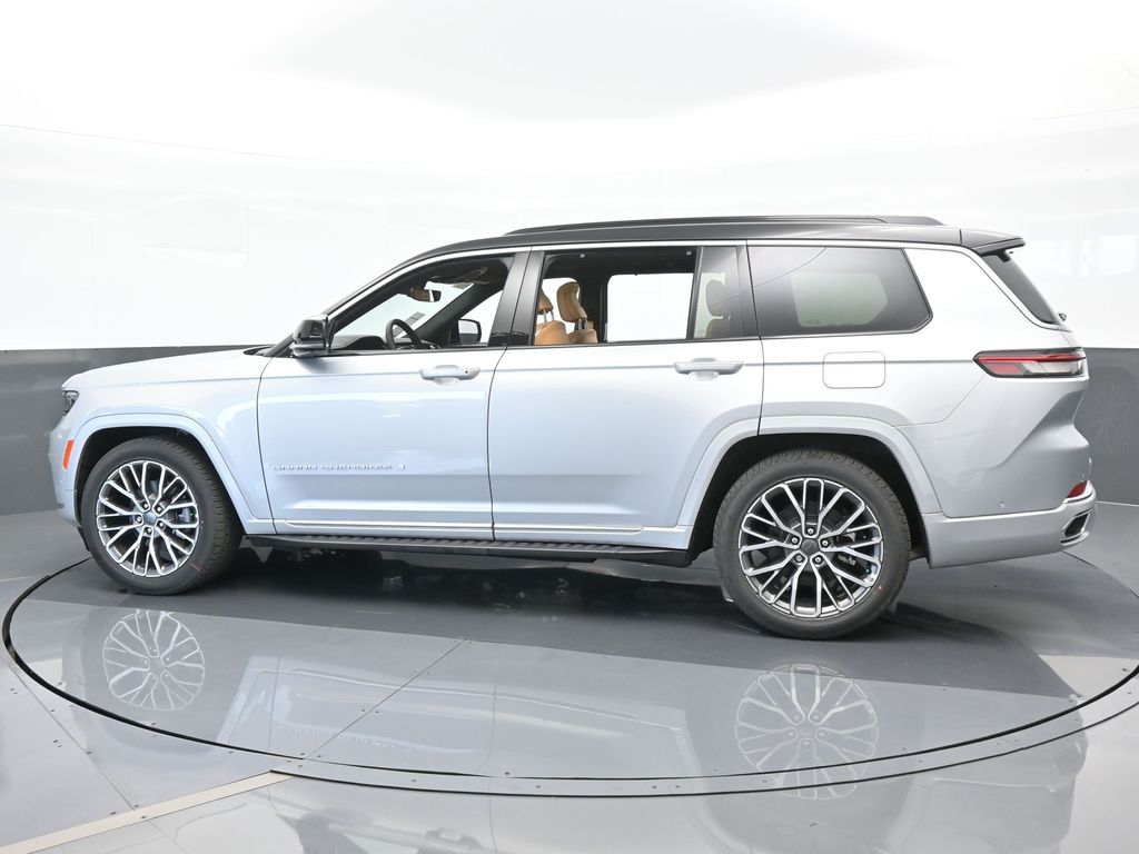 2024 Jeep Grand Cherokee L Summit photo 3