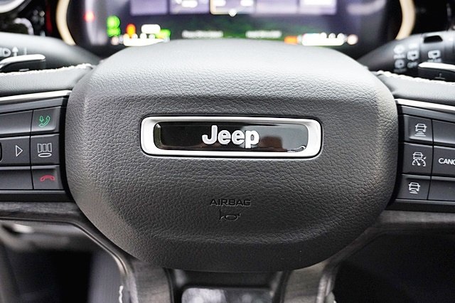 New 2023 Diamond Black Crystal Pearl-Coat Exterior Paint Jeep 4xe image 43