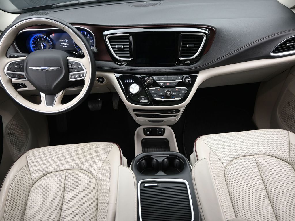 2017 Chrysler Pacifica Limited photo 11