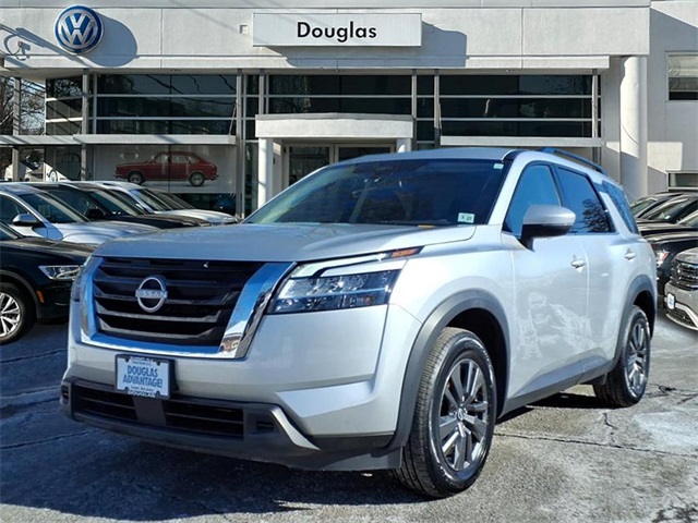 2022 Nissan Pathfinder SV