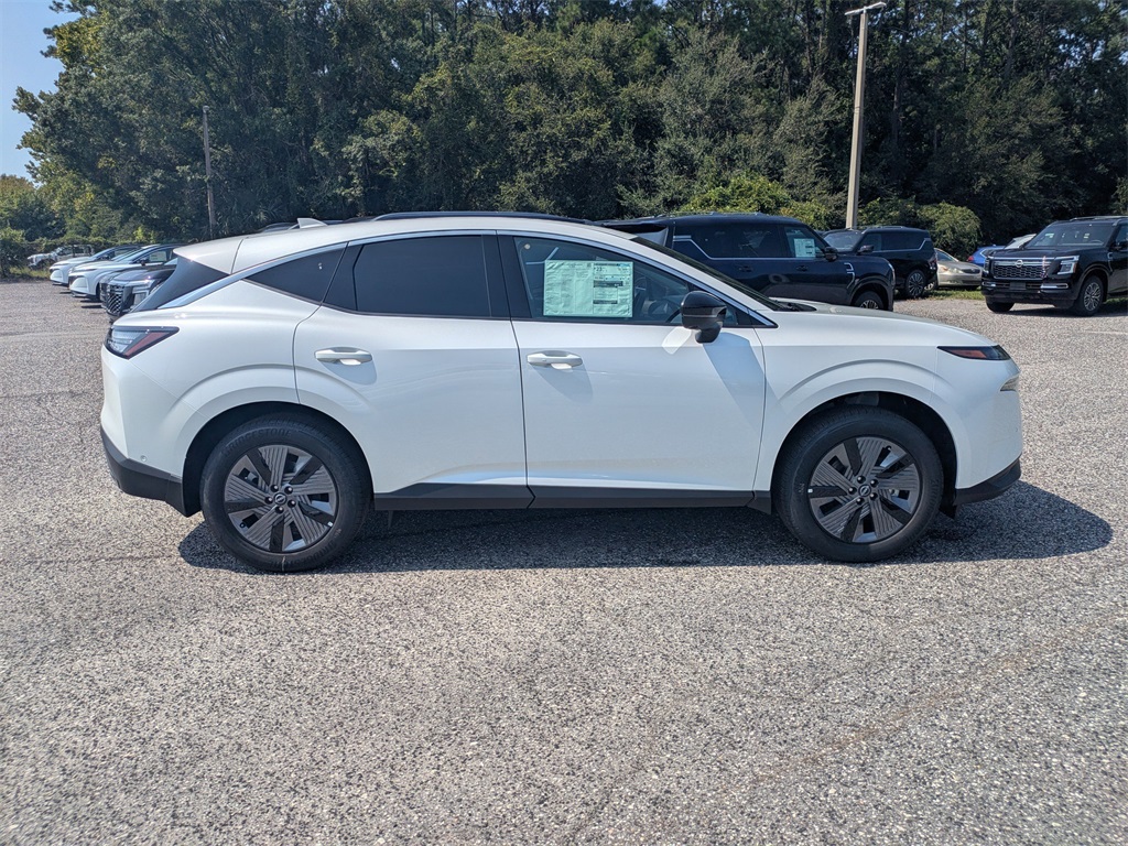 2025 Nissan Murano SL photo 2