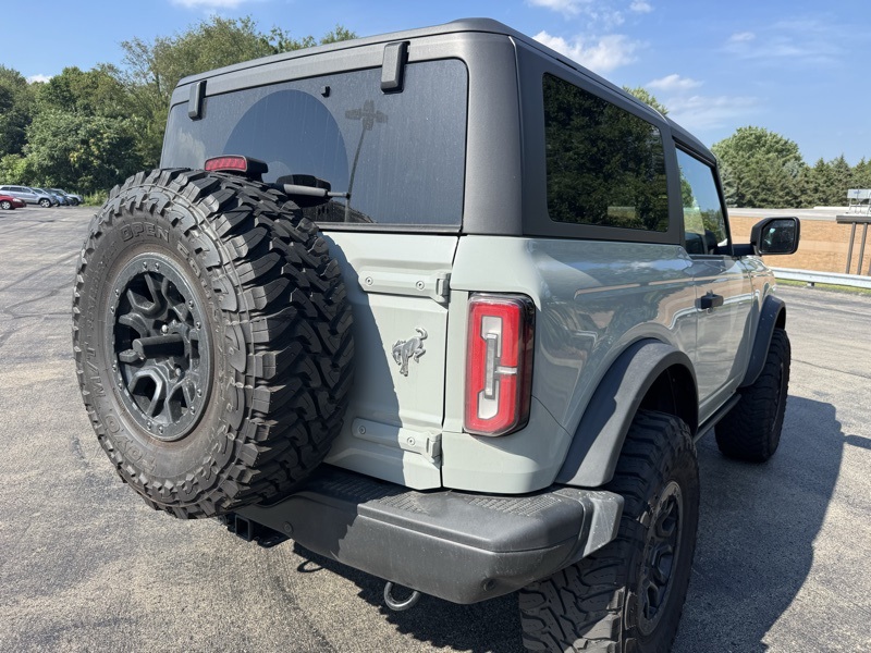 2022 Ford Bronco Badlands photo 2