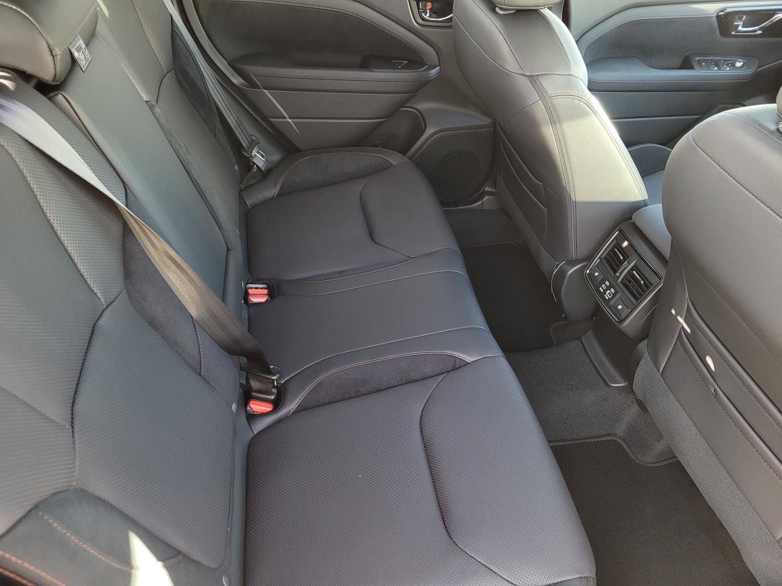 2025 Subaru Forester Touring photo 11