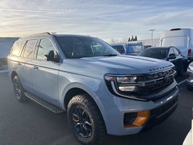 2025 Ford Expedition Tremor's photo