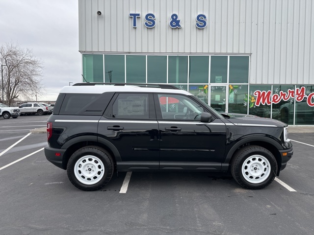 2024 Ford Bronco Sport Heritage photo 3