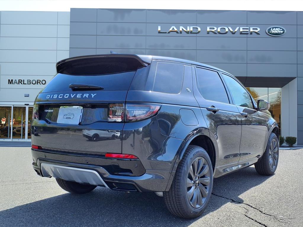 2025 Land Rover Discovery Sport S photo 2